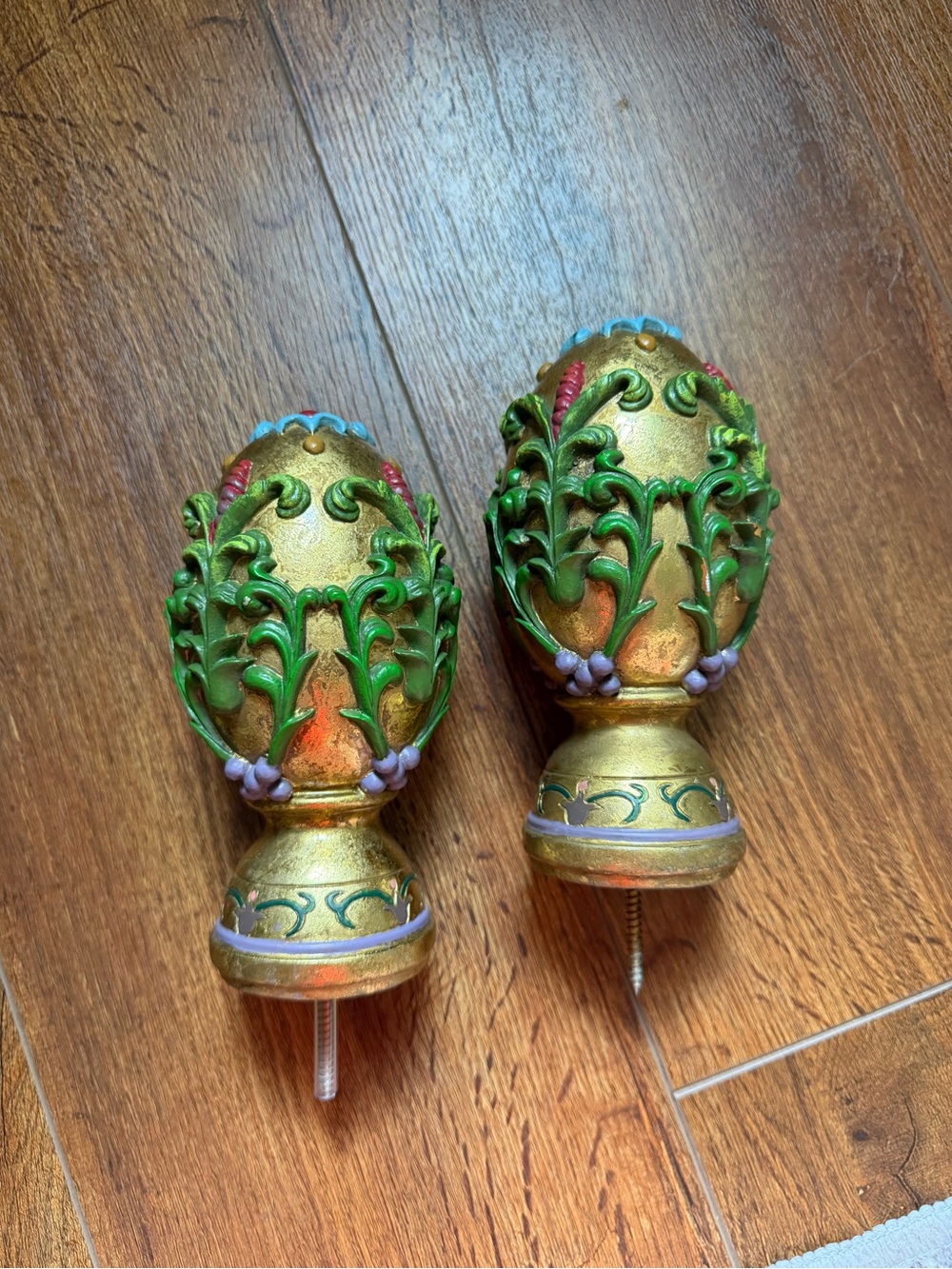 Decorative Gold Curtain Rod Finials with Green Vine Accents - Pair - Picture 5 of 8
